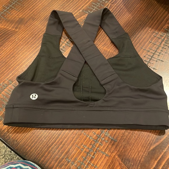 Lululemon sports bra - Picture 3 of 8